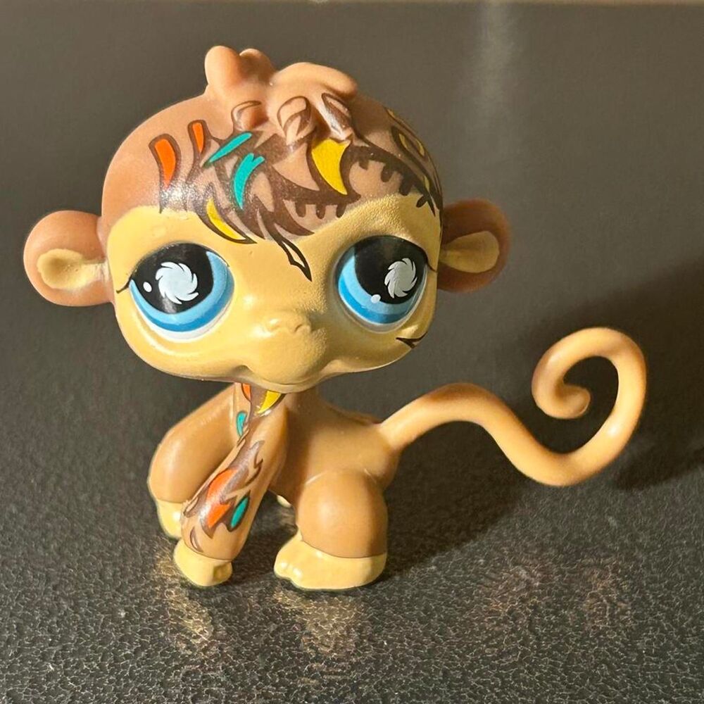 Hasbro Littlest Pet Shop (LPS) Monkey #946 from the Postcard Pets series
